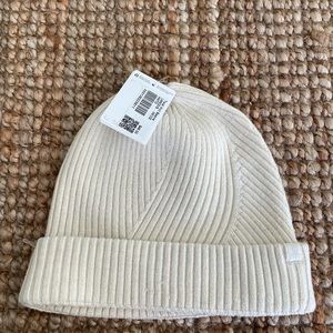 Lululemon knit beanie (new with tag)